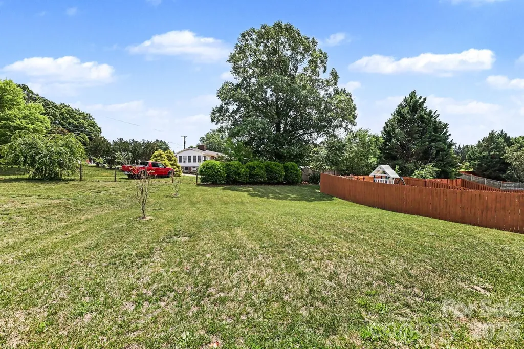 4562 Westhill Place Kernersville NC 27284
