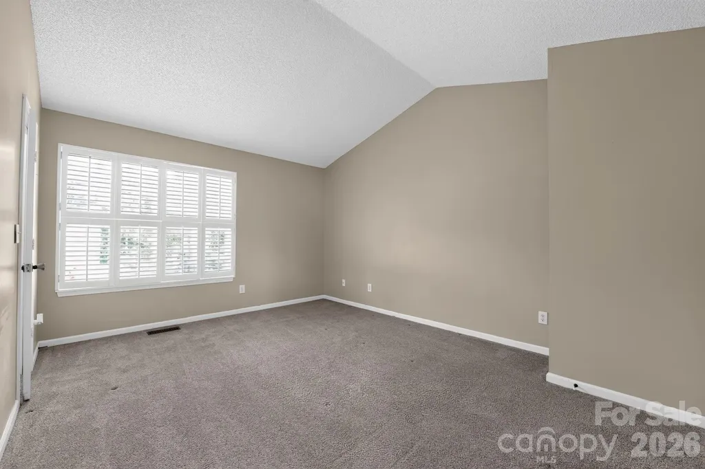 8220 Upsall Court Charlotte NC 28215