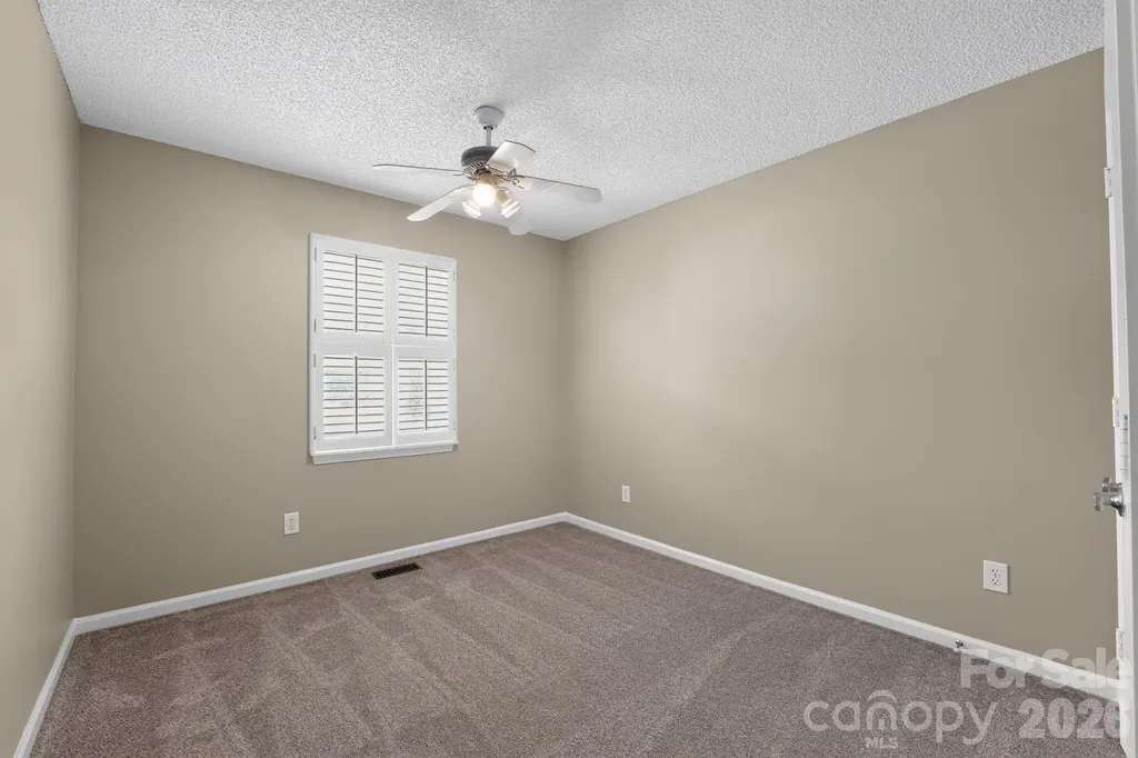 8220 Upsall Court Charlotte NC 28215