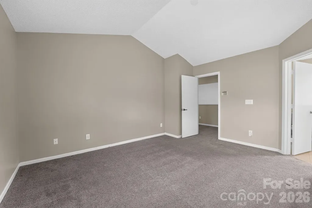 8220 Upsall Court Charlotte NC 28215