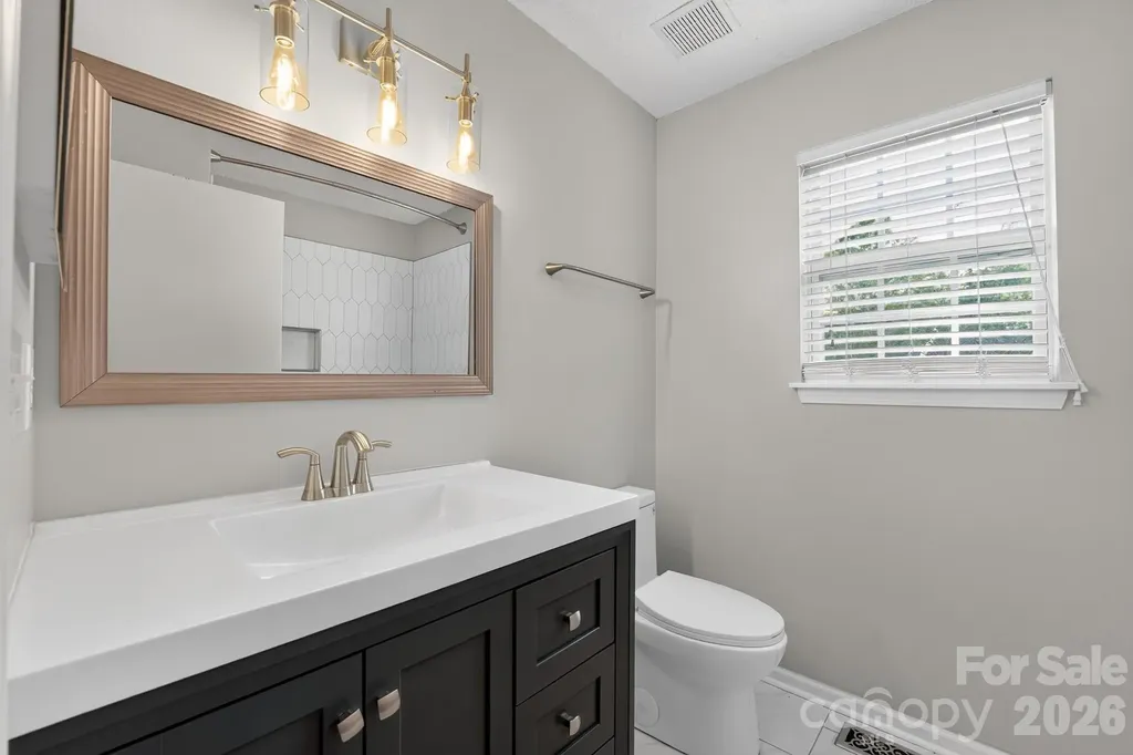 8220 Upsall Court Charlotte NC 28215