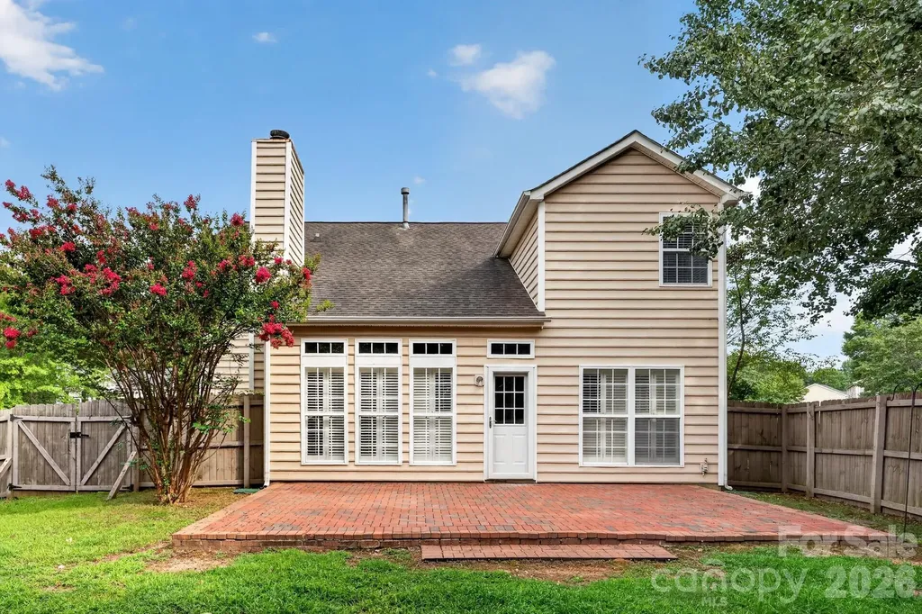 8220 Upsall Court Charlotte NC 28215