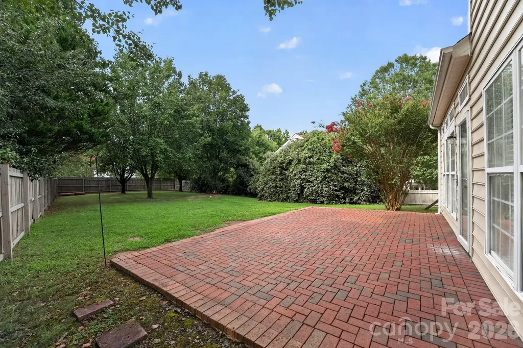 8220 Upsall Court Charlotte NC 28215