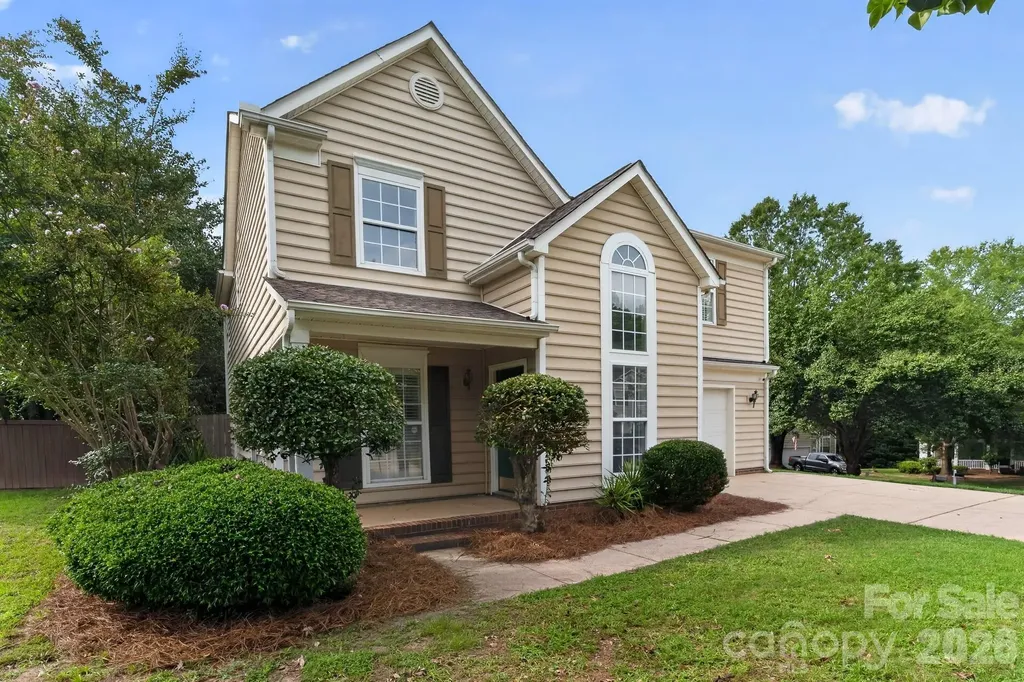 8220 Upsall Court Charlotte NC 28215
