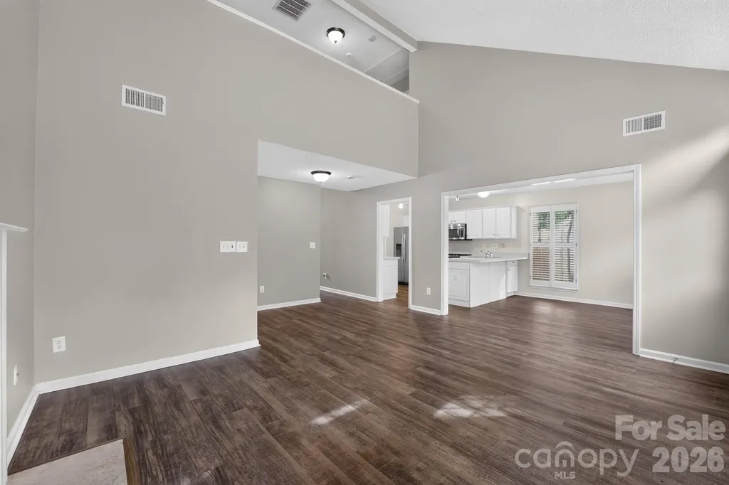8220 Upsall Court Charlotte NC 28215