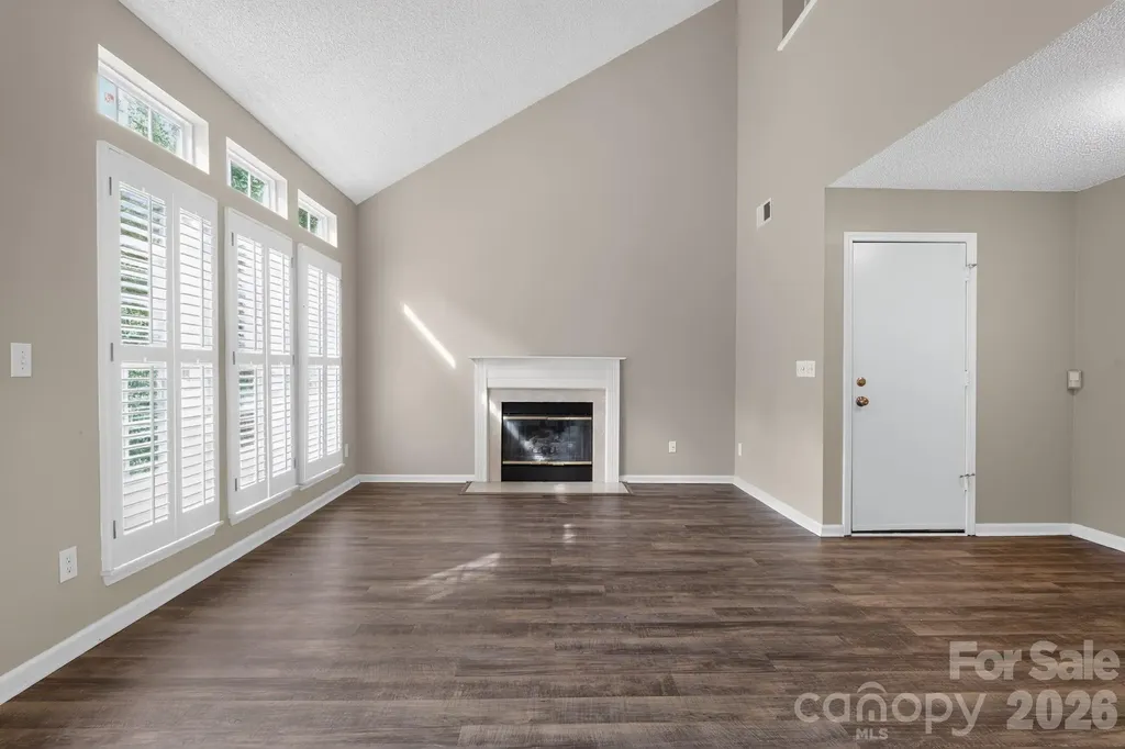 8220 Upsall Court Charlotte NC 28215