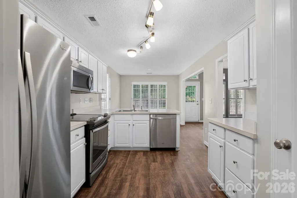 8220 Upsall Court Charlotte NC 28215