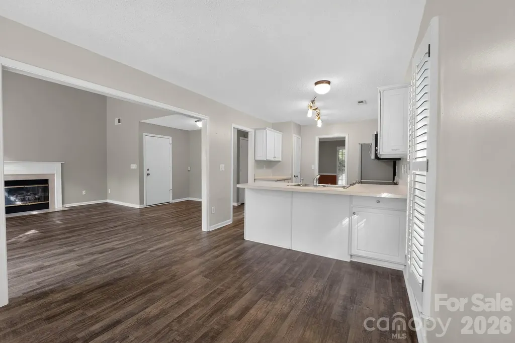 8220 Upsall Court Charlotte NC 28215