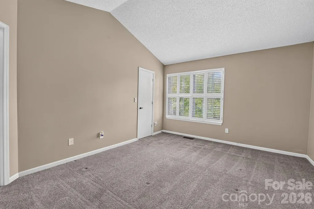 8220 Upsall Court Charlotte NC 28215