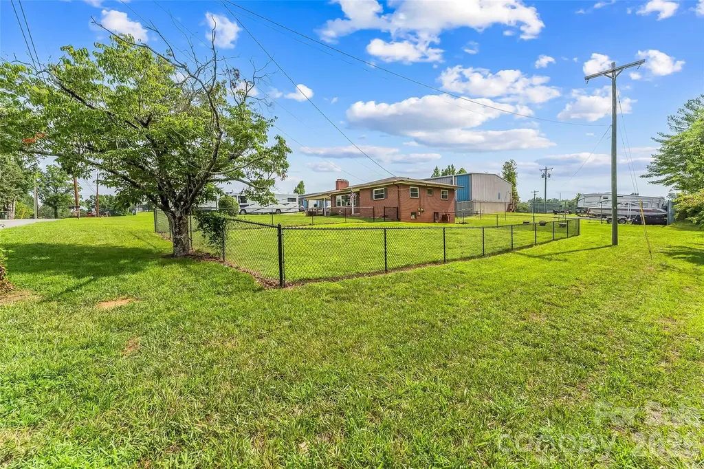 691 Central Street Hudson NC 28638