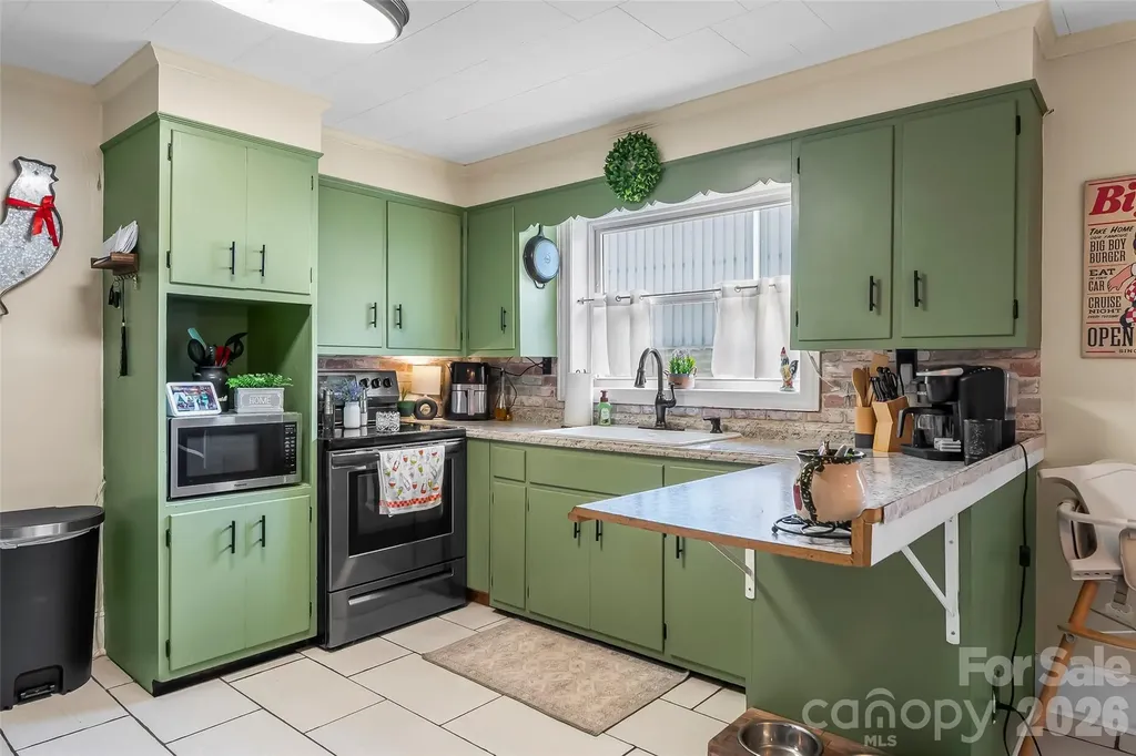 691 Central Street Hudson NC 28638