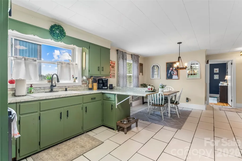 691 Central Street Hudson NC 28638