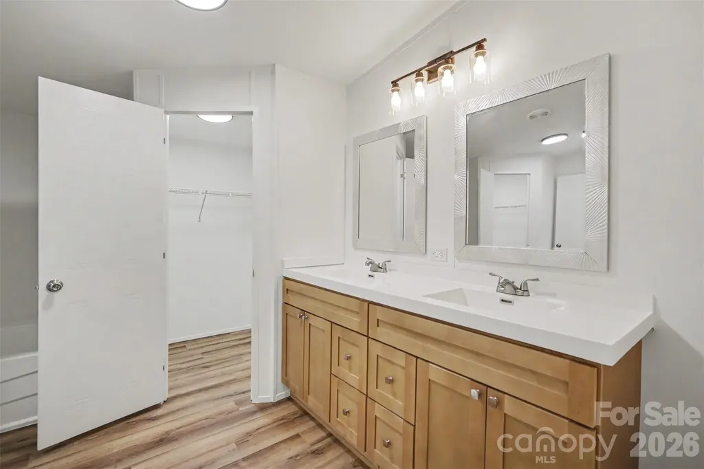 9703 Willilyn Lane Charlotte NC 28214