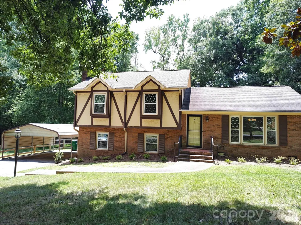 5812 Donegal Drive Charlotte NC 28212