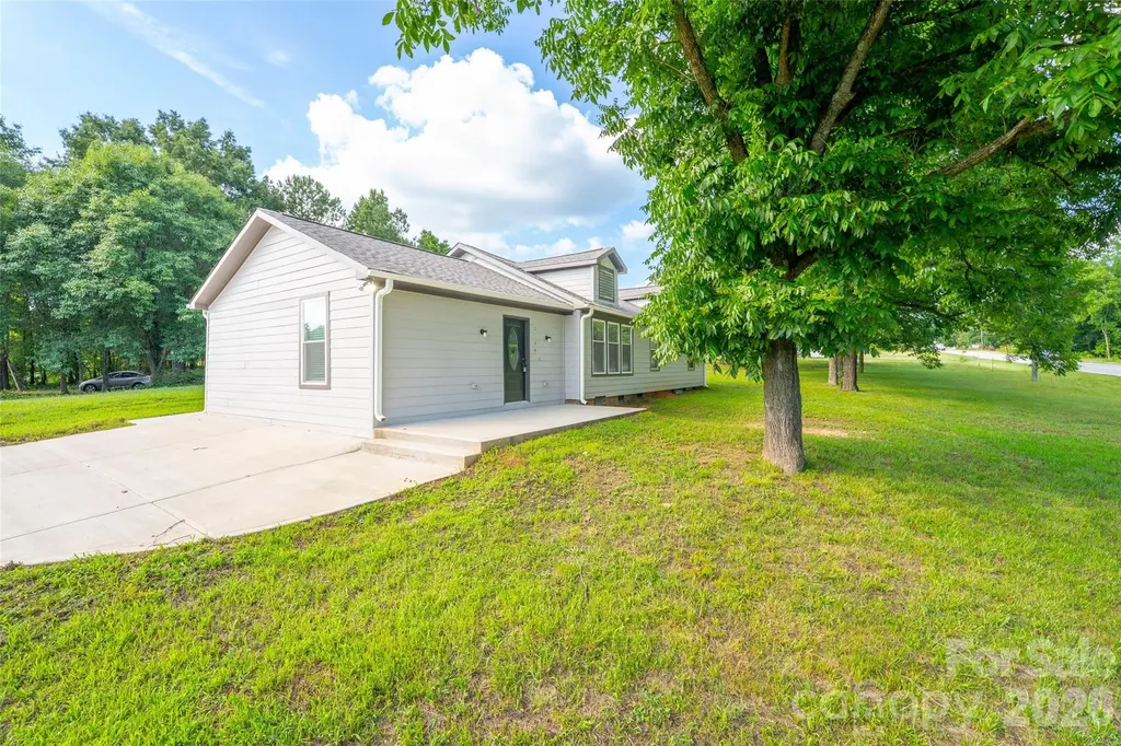 2136 W Nc 150 Highway Lincolnton NC 28092
