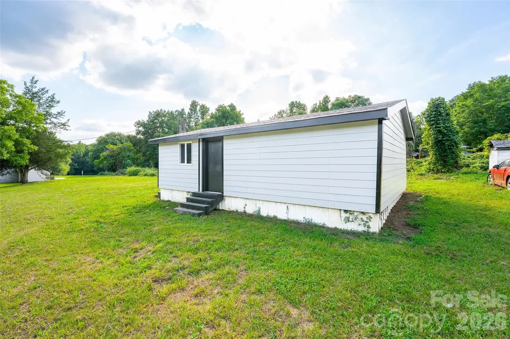 2136 W Nc 150 Highway Lincolnton NC 28092