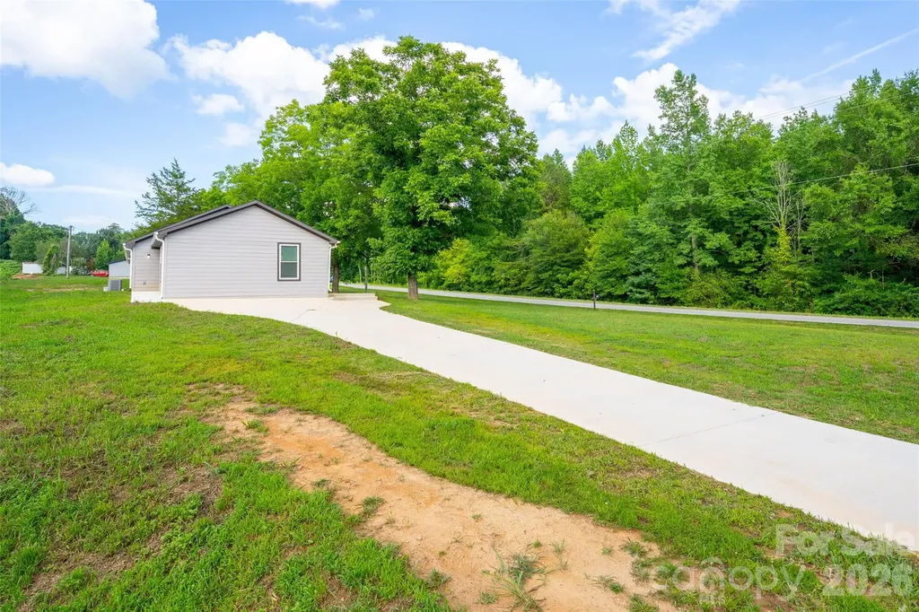 2136 W Nc 150 Highway Lincolnton NC 28092