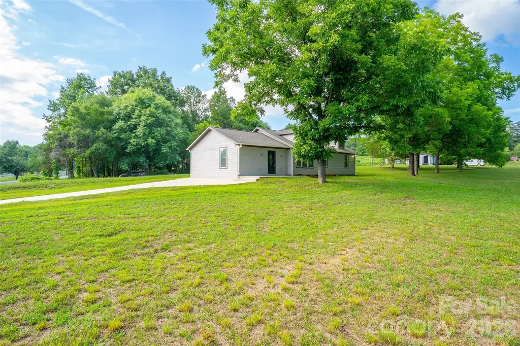 2136 W Nc 150 Highway Lincolnton NC 28092