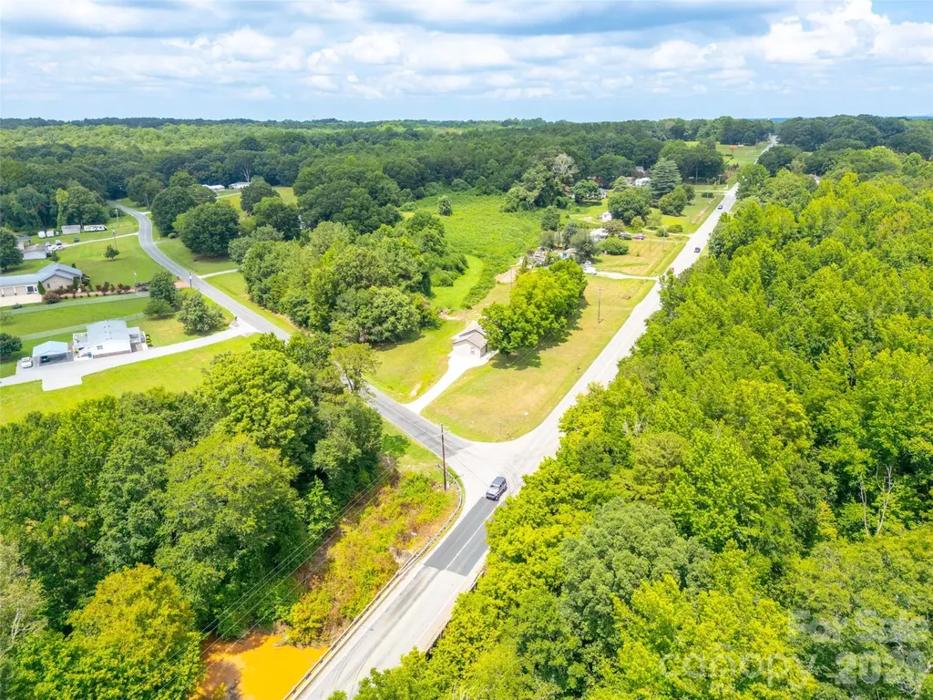 2136 W Nc 150 Highway Lincolnton NC 28092