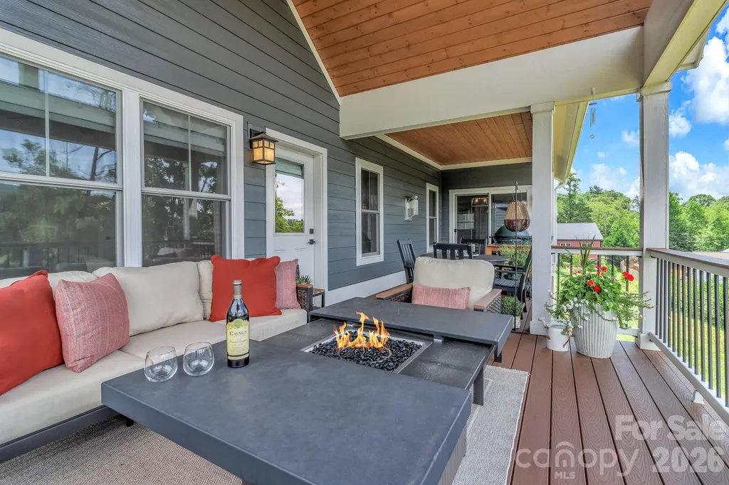 136 Ellis Lane Arden NC 28704