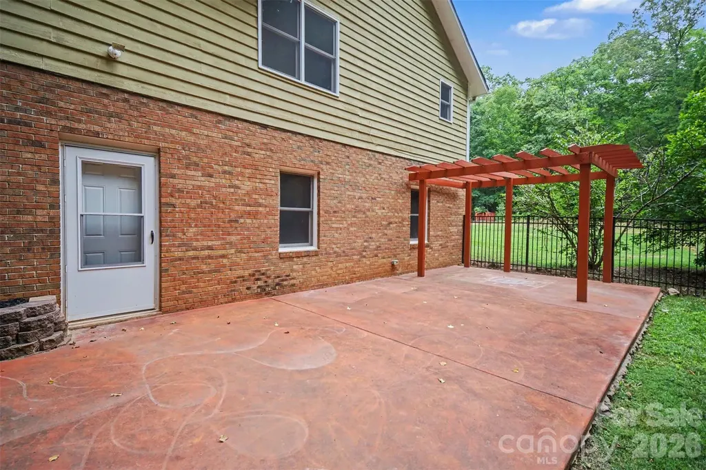 519 Raintree Drive Matthews NC 28104