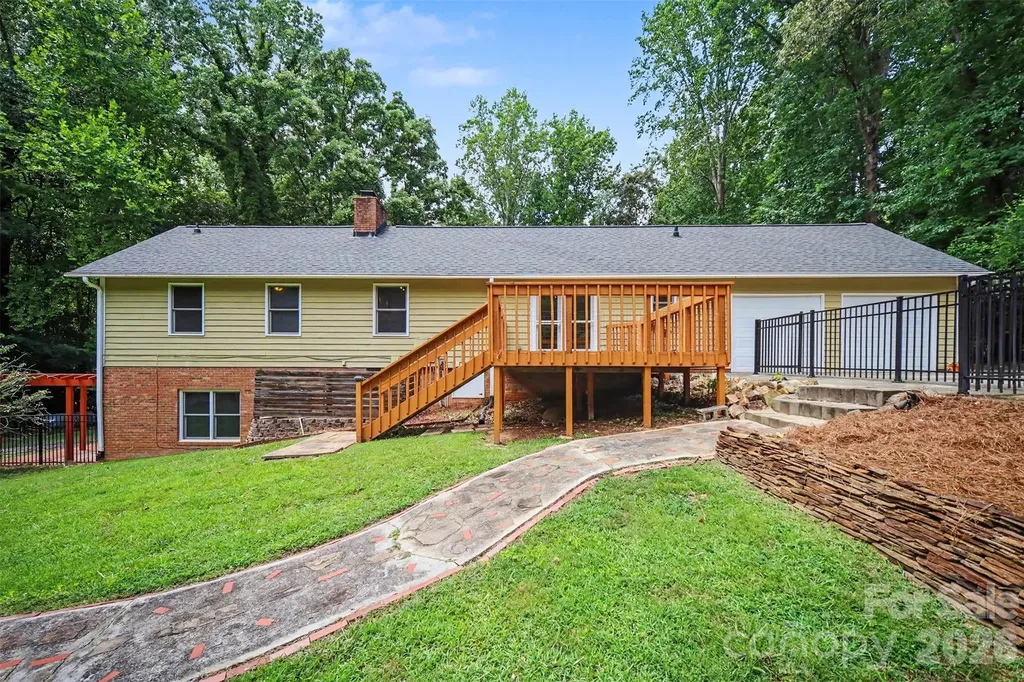 519 Raintree Drive Matthews NC 28104