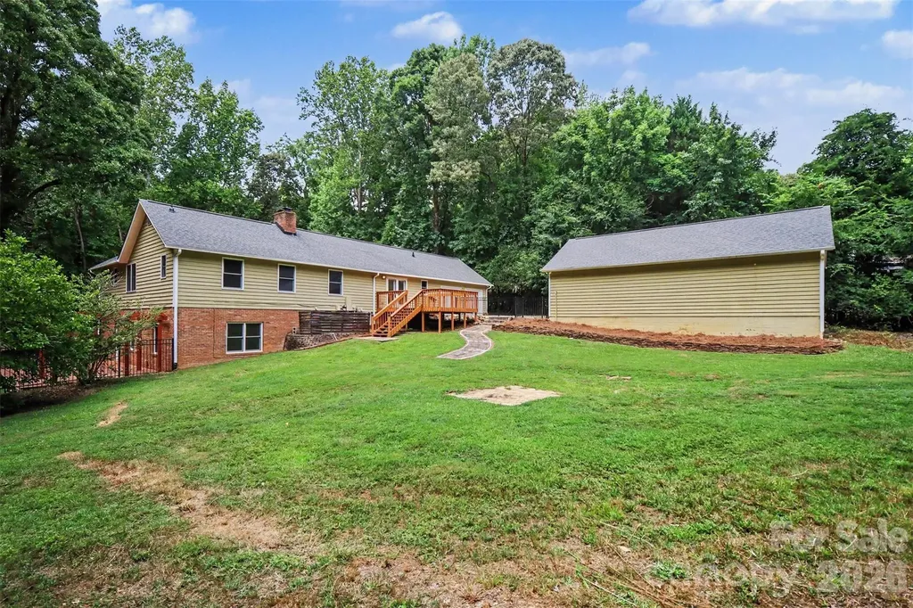 519 Raintree Drive Matthews NC 28104