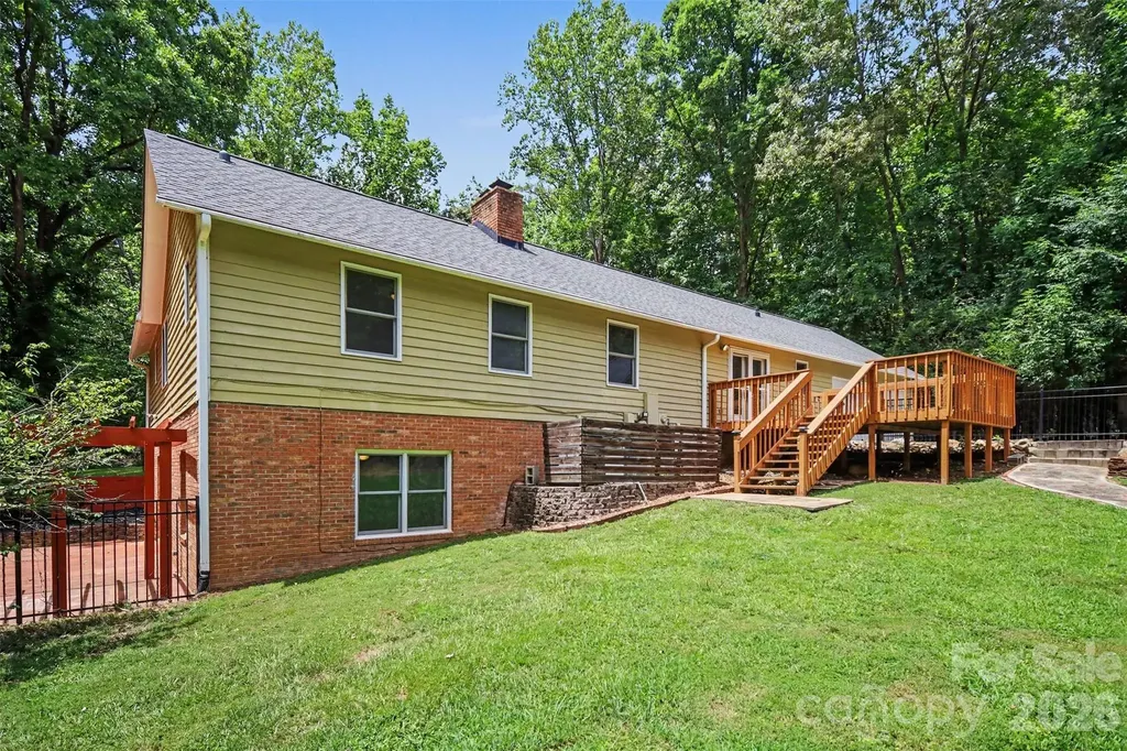 519 Raintree Drive Matthews NC 28104