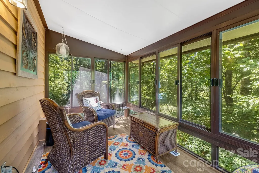 169 Viking Trail Hendersonville NC 28739