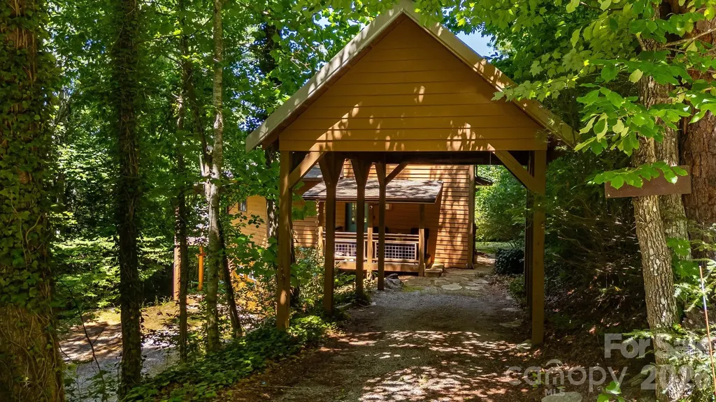 169 Viking Trail Hendersonville NC 28739