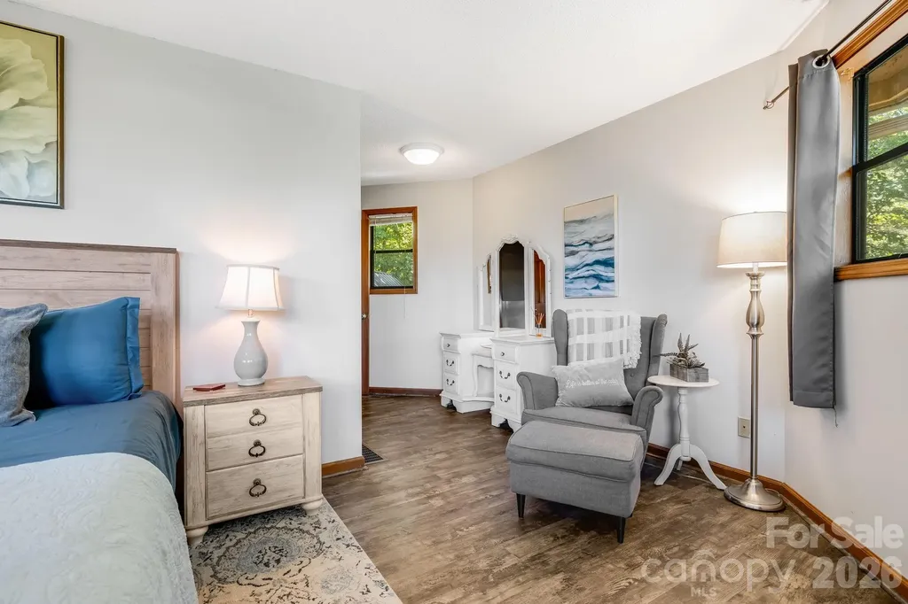 169 Viking Trail Hendersonville NC 28739