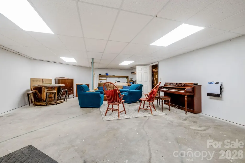 169 Viking Trail Hendersonville NC 28739