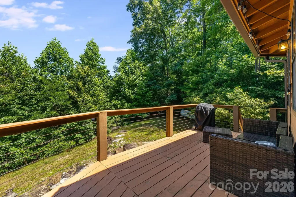 169 Viking Trail Hendersonville NC 28739
