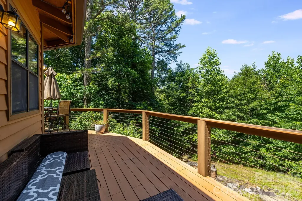 169 Viking Trail Hendersonville NC 28739