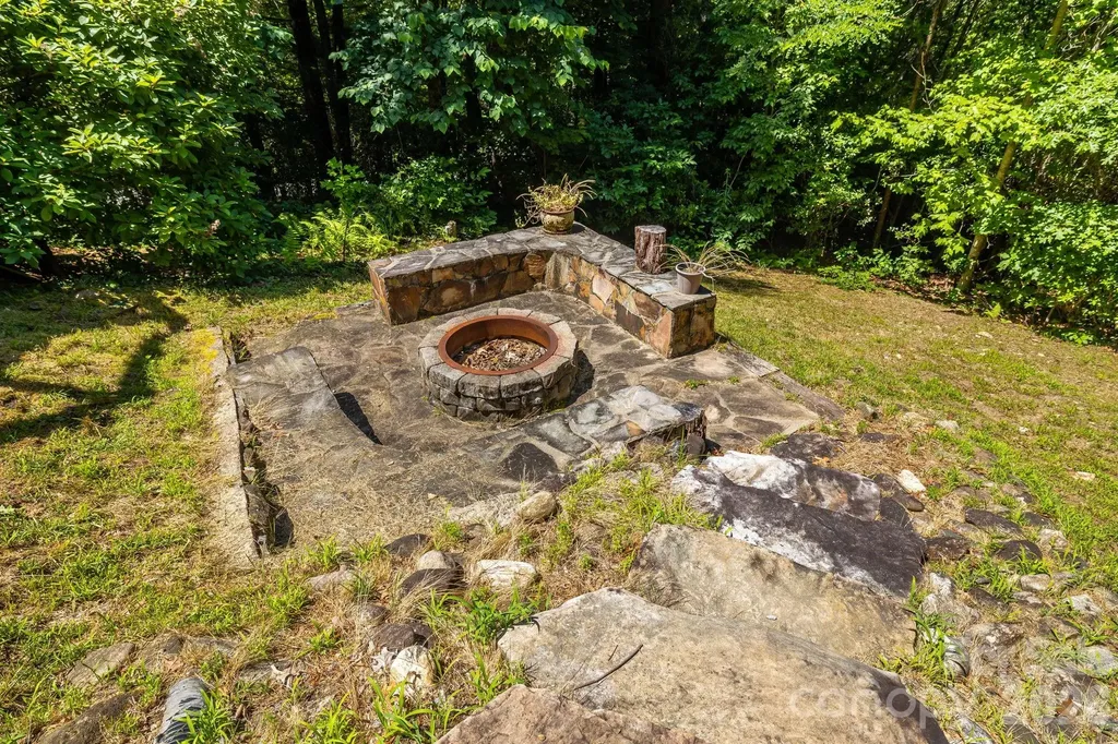 169 Viking Trail Hendersonville NC 28739