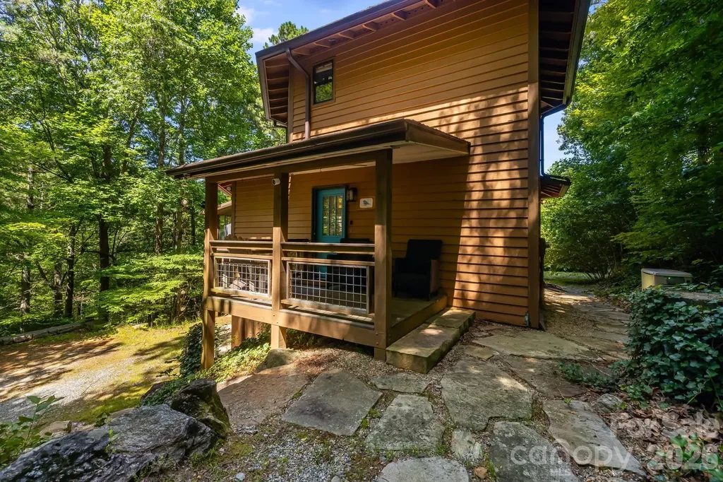 169 Viking Trail Hendersonville NC 28739