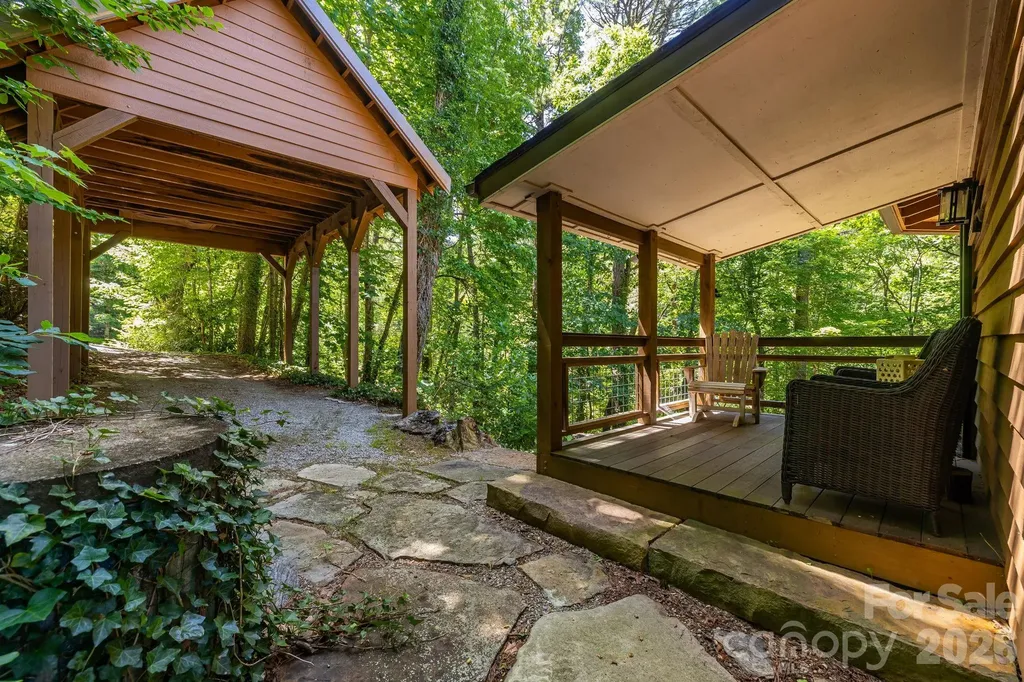 169 Viking Trail Hendersonville NC 28739