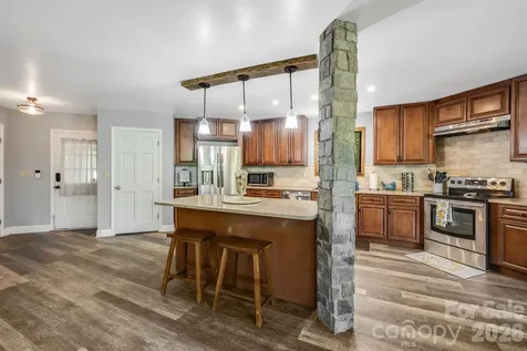 169 Viking Trail Hendersonville NC 28739