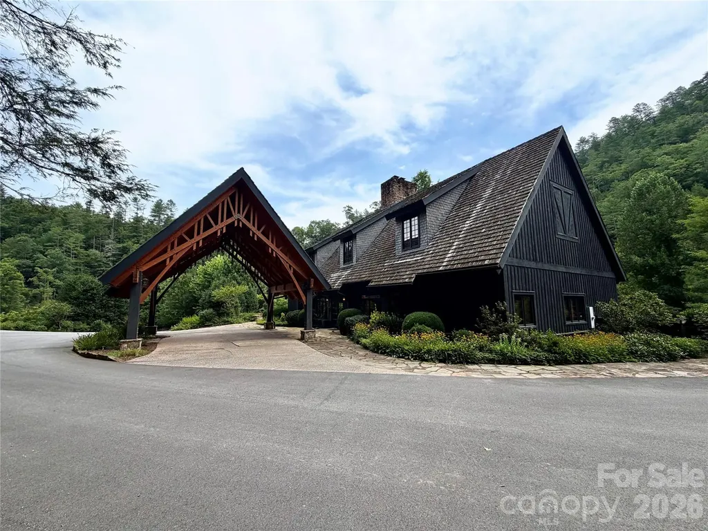 1156 Bear River Lodge Trail Marshall NC 28753