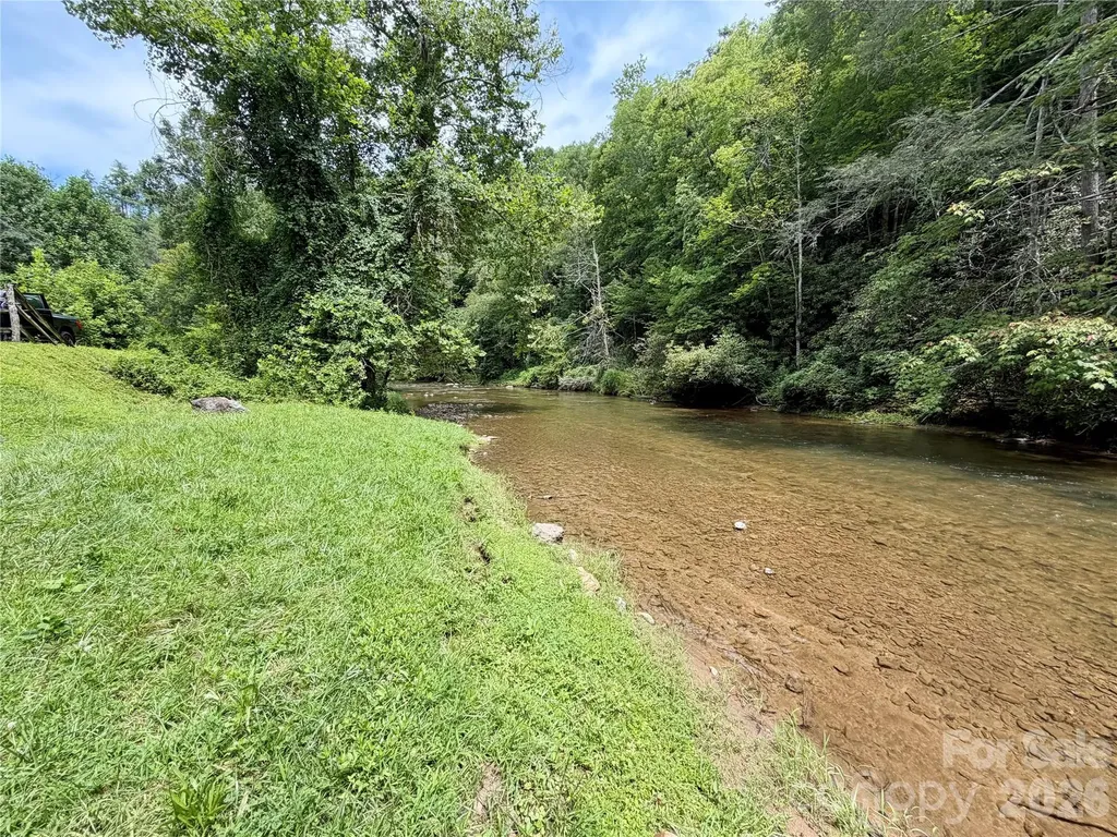 1156 Bear River Lodge Trail Marshall NC 28753