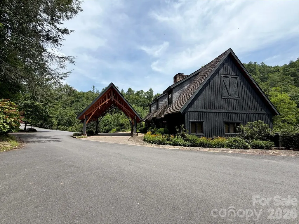 1156 Bear River Lodge Trail Marshall NC 28753