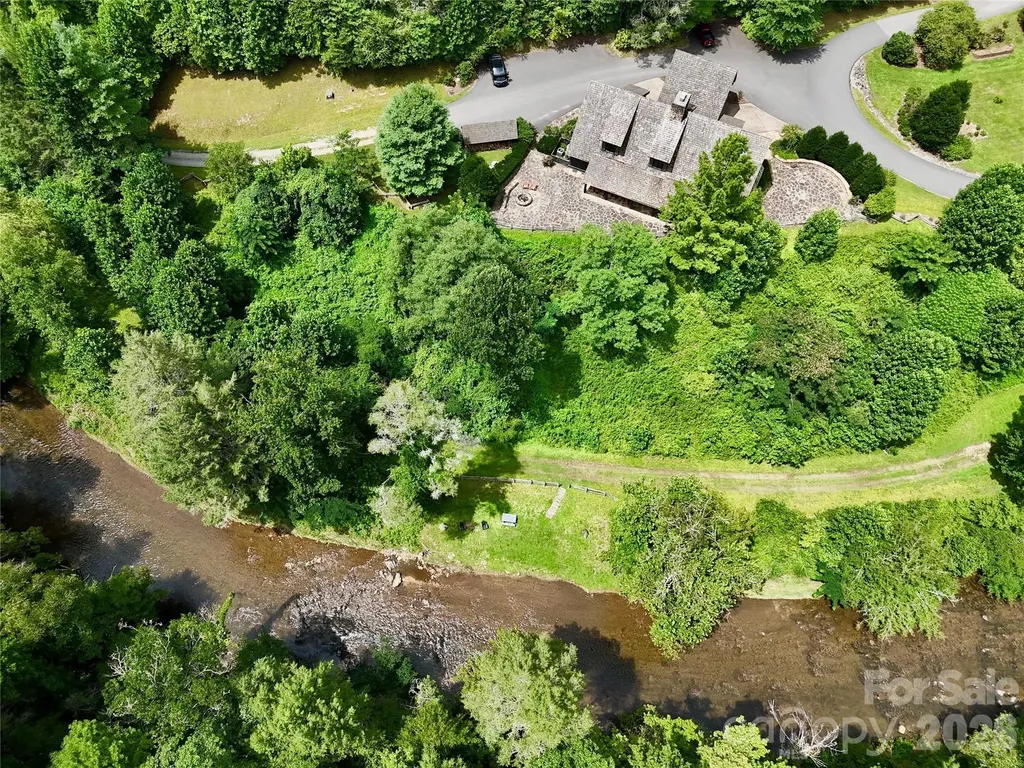 1156 Bear River Lodge Trail Marshall NC 28753