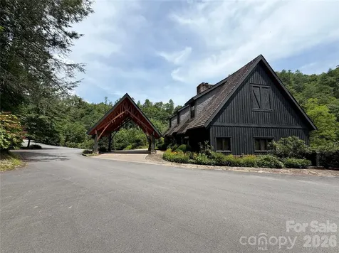 1156 Bear River Lodge Trail Marshall NC 28753