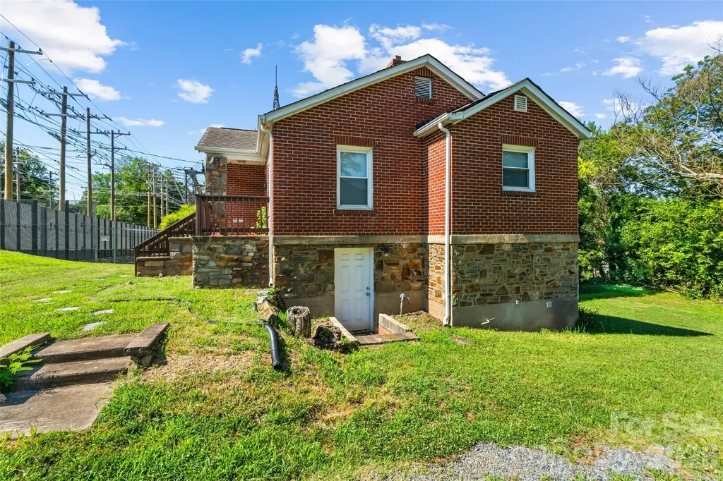 1821 Remount Road Charlotte NC 28208