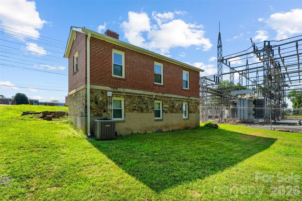 1821 Remount Road Charlotte NC 28208