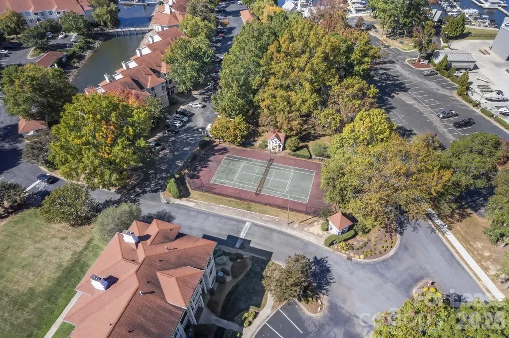18009 Kings Point Drive Cornelius NC 28031