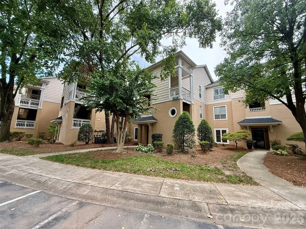 18009 Kings Point Drive Cornelius NC 28031
