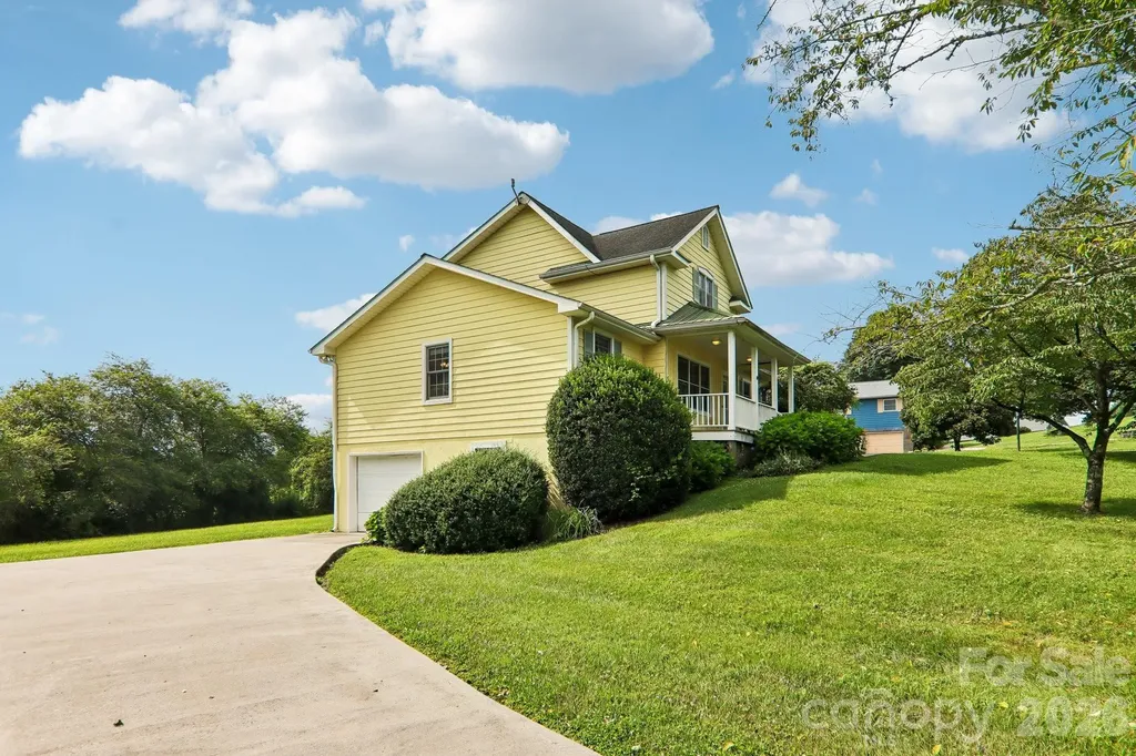 20 Amber Drive Horse Shoe NC 28742