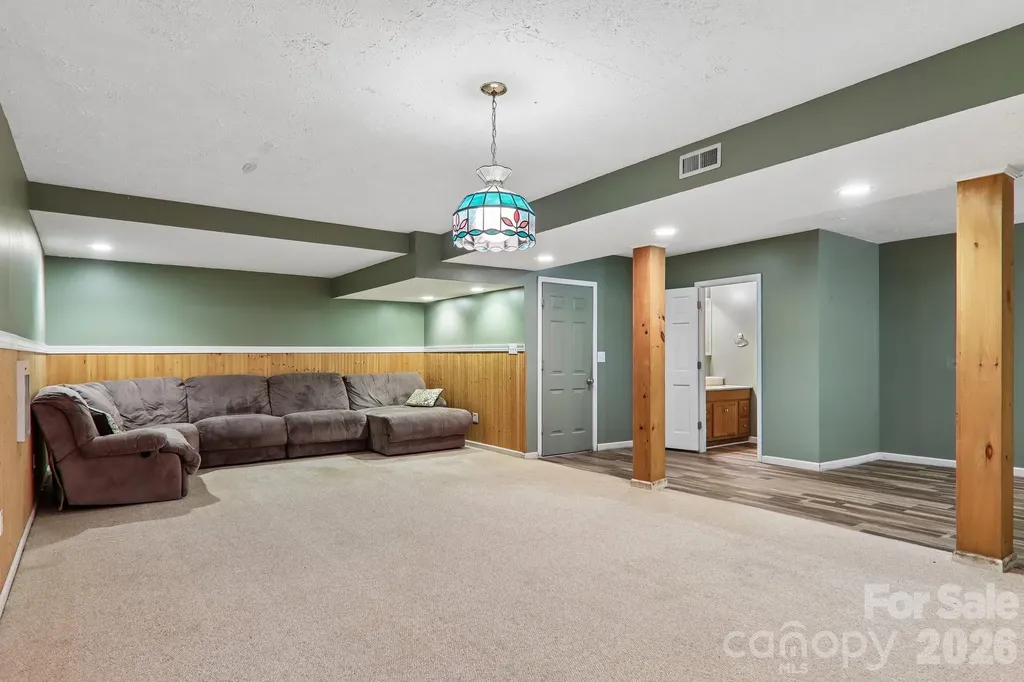 20 Amber Drive Horse Shoe NC 28742