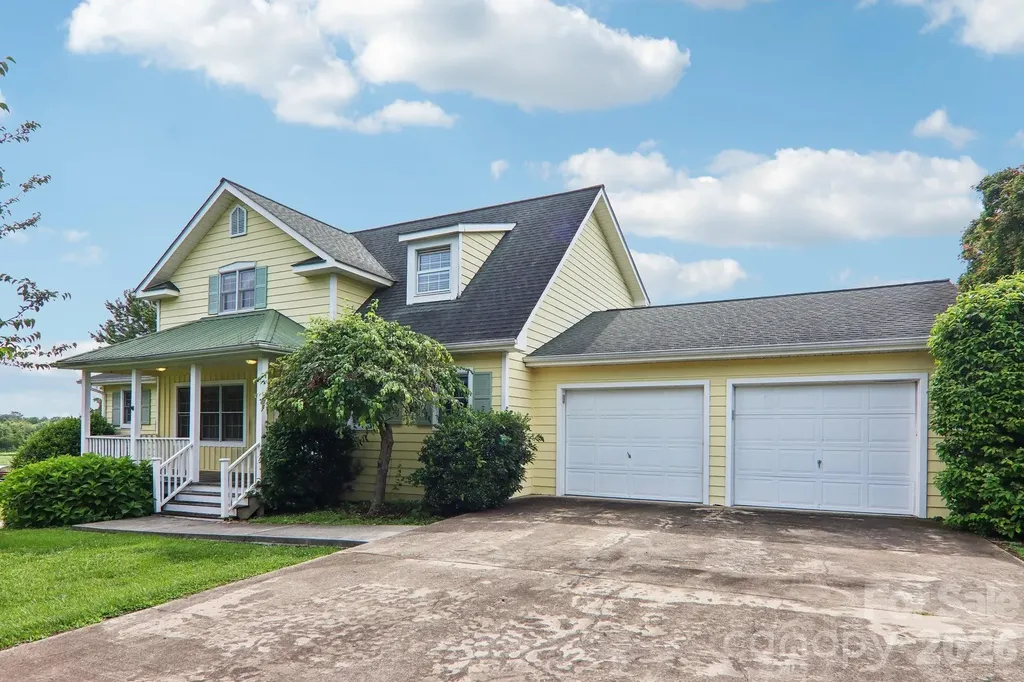 20 Amber Drive Horse Shoe NC 28742